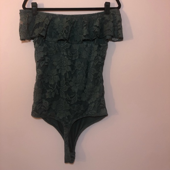 Green Lace Off The Shoulder Thong Bodysuit - Picture 3 of 4